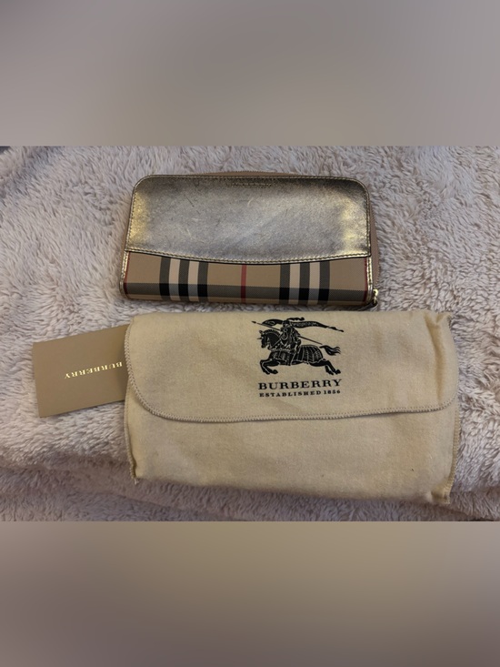 Burberry Handbags - ✨Rare Vintage Burberry Metallic Gold Leather & Nova Check Zip Wallet